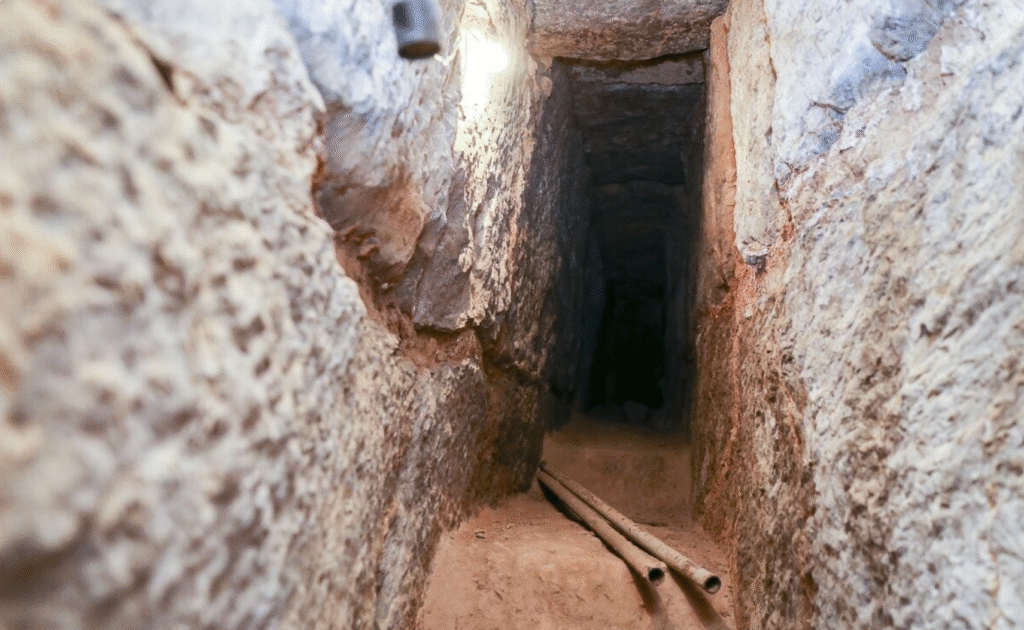 کانال های تخت جمشید